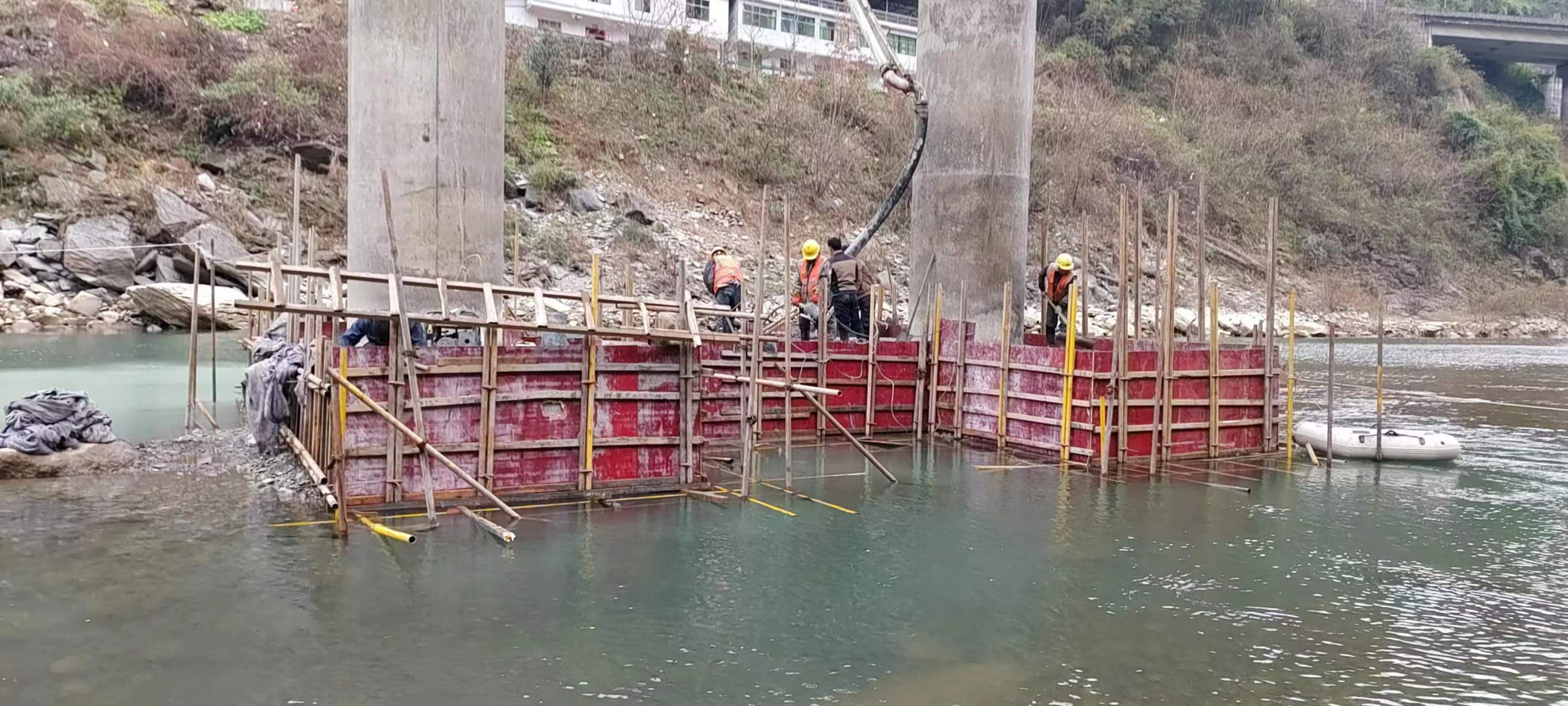 黑河水利工程施工中堤坝渗漏原因以及防渗加固技术